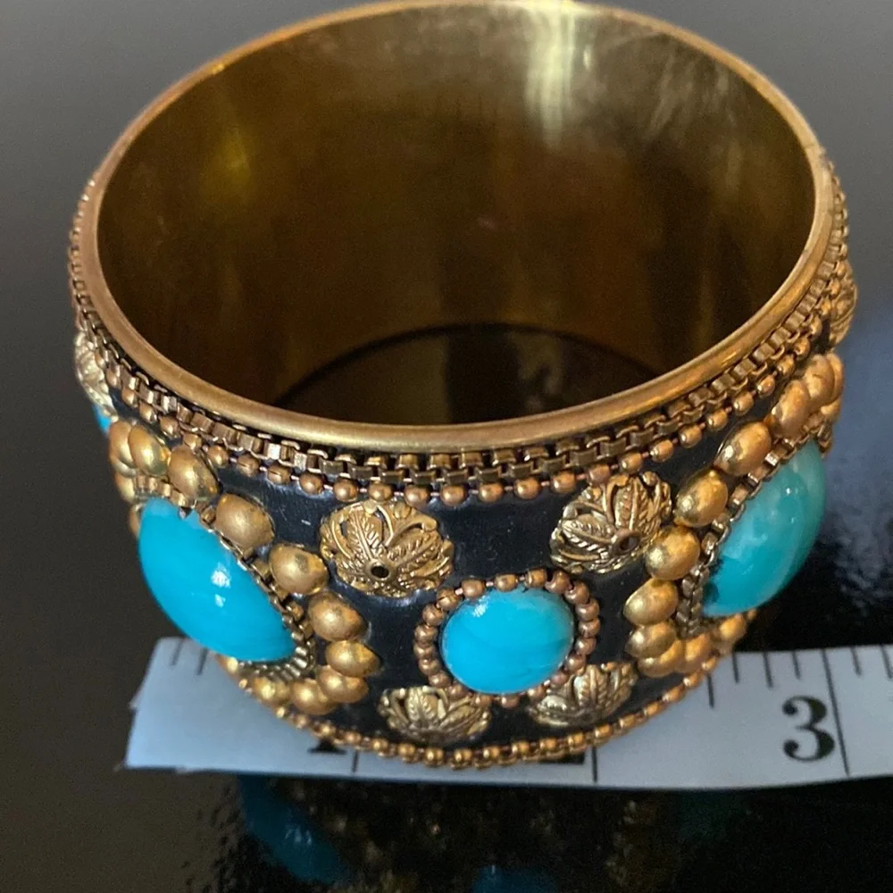 Vintage Faux Turquoise Bold Bangle Bracelet - Picture 7 of 14